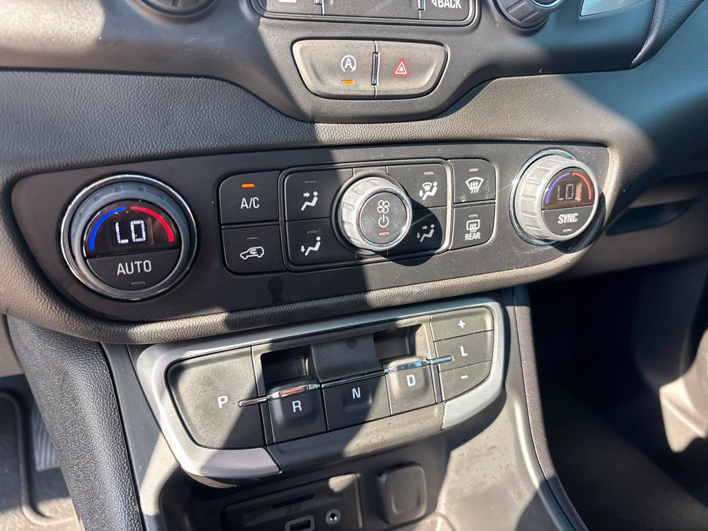 Used 2024 GMC Terrain SLT w/ Elevation Edition FWD image 19