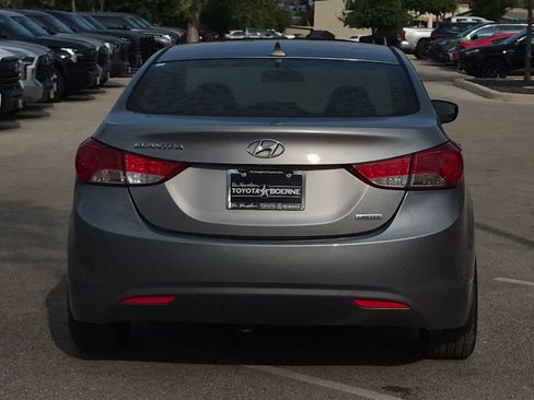 Used 2013 Hyundai Elantra Limited FWD image 4