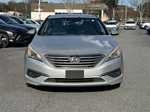 Used 2016 Hyundai Sonata SE image 2