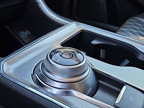 Used 2024 Ford Edge Titanium image 21