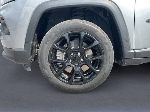 Used 2024 Jeep Compass Latitude w/ Altitude Special Edition image 9