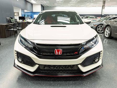 Used 2018 Honda Civic Type R image 2