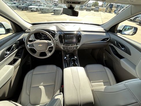 Used 2018 Chevrolet Traverse Premier w/ Driver Confidence II Package image 10