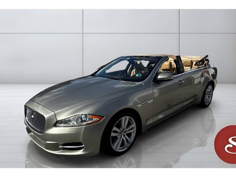 Used 2011 Jaguar XJ L RWD image 2