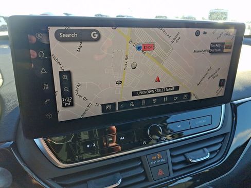 Certified 2024 Nissan Altima 2.5 SR w/ SR Premium Package image 17