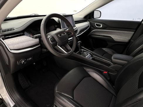 Used 2022 Jeep Compass Latitude image 17