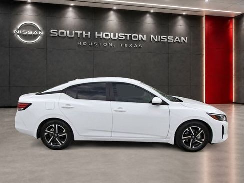 Used 2025 Nissan Sentra SV w/ All-Weather Package FWD image 5