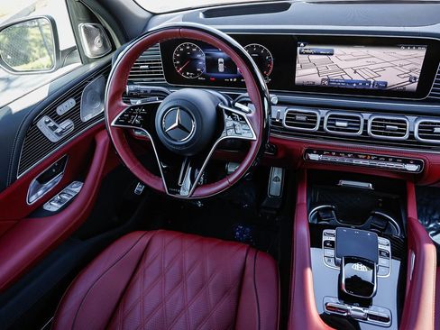 Certified 2025 Mercedes-Benz Maybach GLS 600 4MATIC image 14