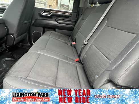 Used 2024 Chevrolet Silverado 2500 LT w/ Convenience Package image 9