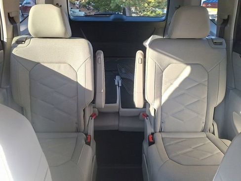 Certified 2025 Volkswagen Atlas SE image 19