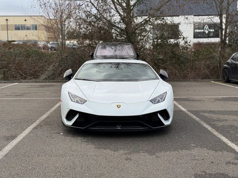 Used 2018 Lamborghini Huracan Performante image 8