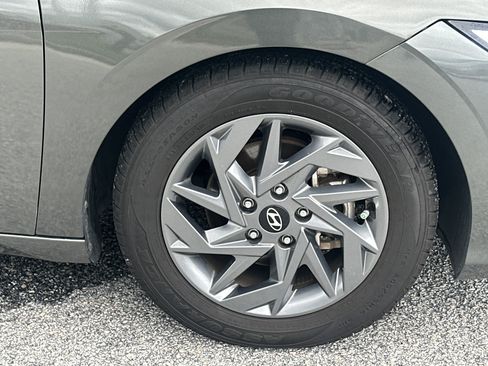Used 2024 Hyundai Elantra SEL FWD image 12