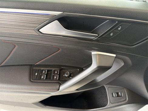 Used 2024 Volkswagen Tiguan Wolfsburg Edition image 22