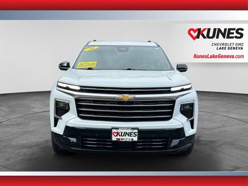 Used 2026 Chevrolet Traverse High Country AWD/4WD image 3