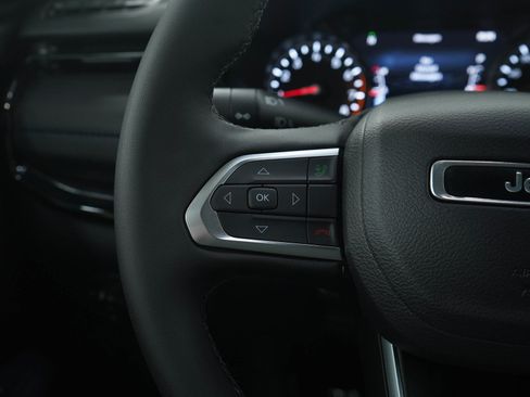 Used 2026 Jeep Compass Limited image 25