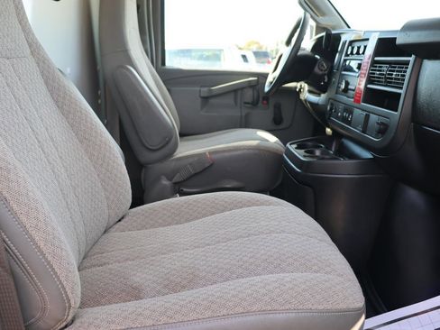Used 2018 Chevrolet Express 2500 image 11