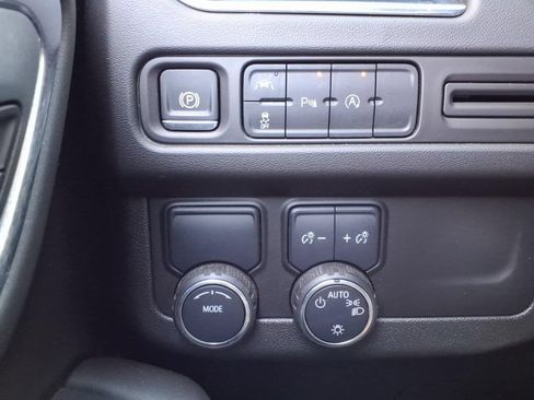 Used 2024 Chevrolet Tahoe LT RWD image 12