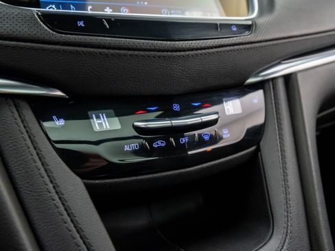 Certified 2022 Cadillac XT5 Premium Luxury image 28