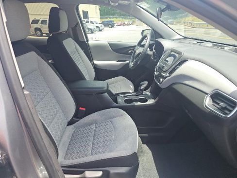 Used 2024 Chevrolet Equinox LT w/ Driver Convenience Package FWD image 5