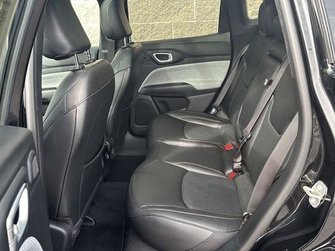 Used 2023 Jeep Compass Latitude w/ Sun and Sound Group AWD/4WD image 28