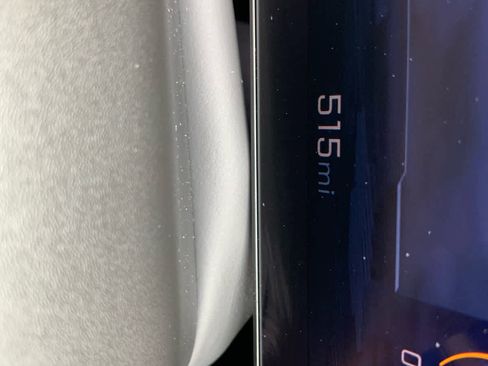 Used 2025 Chevrolet Suburban Z71 image 17