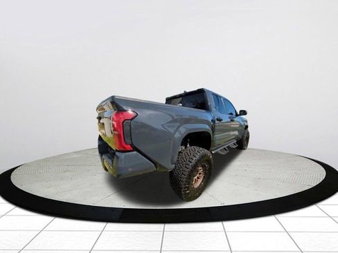 Used 2025 Toyota Tacoma SR5 image 3
