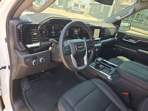 Used 2024 GMC Sierra 1500 SLT RWD image 10