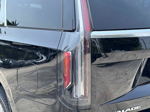Used 2024 Cadillac Escalade Premium Luxury w/ LPO, Floor Liner Package AWD/4WD image 11