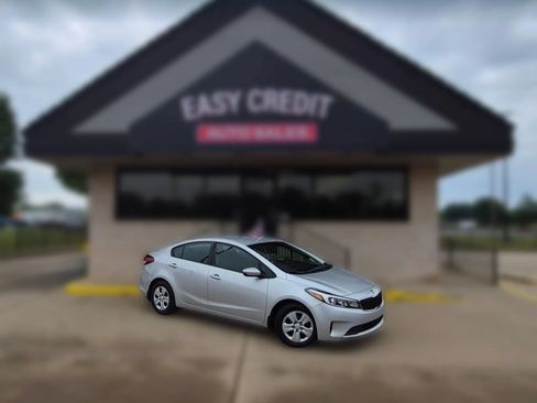Used 2017 Kia Forte LX w/ LX Popular Package FWD image 1