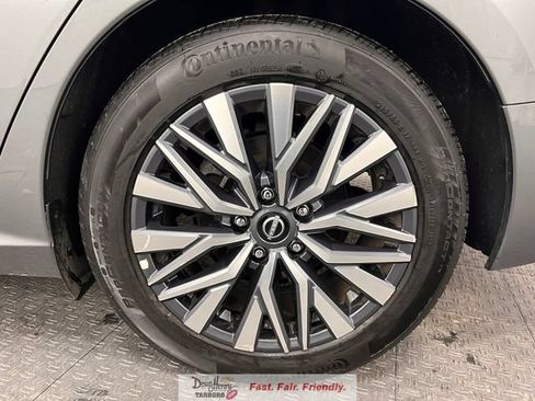 Used 2025 Nissan Altima 2.5 SV FWD image 24
