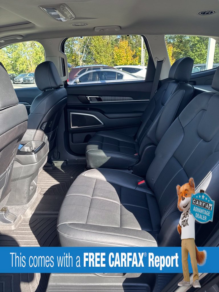 Used 2024 Kia Telluride EX w/ EX Captain's Chair Package AWD/4WD image 2