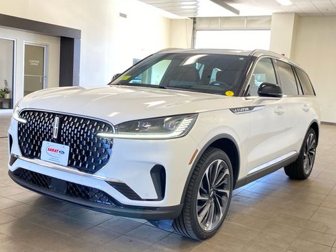 New 2026 Lincoln Aviator Reserve AWD/4WD image 11