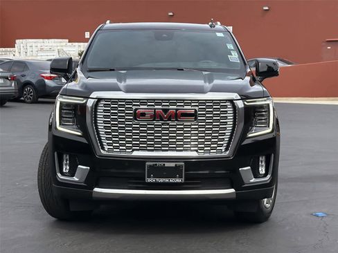 Used 2023 GMC Yukon XL Denali w/ Advanced Technology Package AWD/4WD image 7