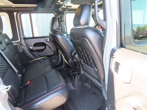 Used 2021 Jeep Wrangler Unlimited Rubicon AWD/4WD image 27