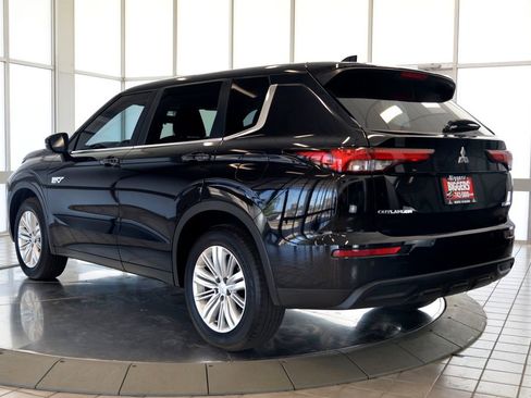 Used 2025 Mitsubishi Outlander ES AWD/4WD image 7