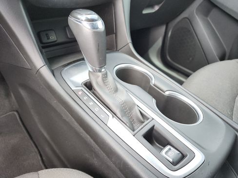 Used 2018 Chevrolet Equinox LT FWD image 32