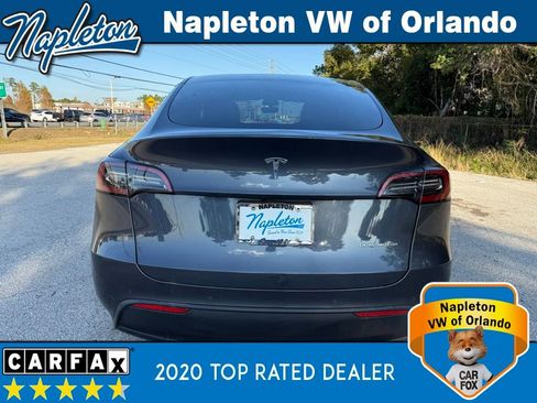 Used 2022 Tesla Model Y Long Range image 13