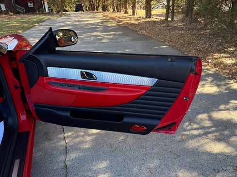 Used 2004 Ford Thunderbird image 57