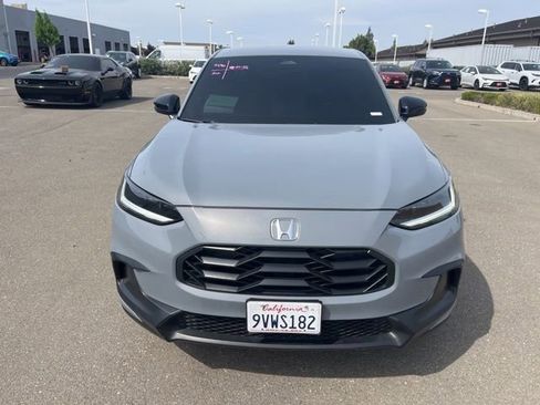 Used 2025 Honda HR-V Sport image 2