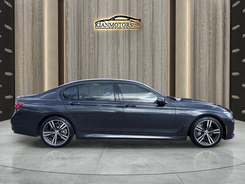 Used 2019 BMW 750i 750i w/ M Sport Package image 8