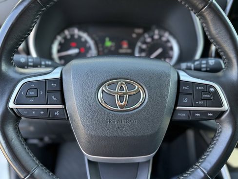 Used 2022 Toyota Highlander XLE image 36