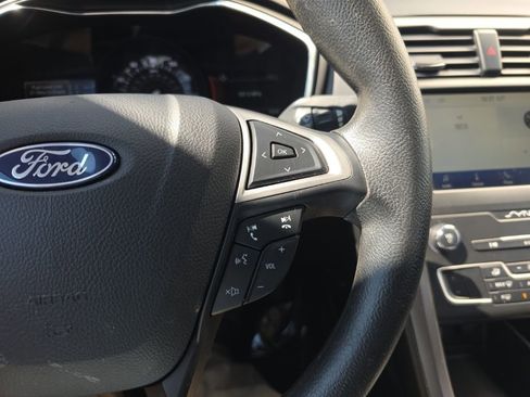 Used 2020 Ford Fusion SE FWD image 14
