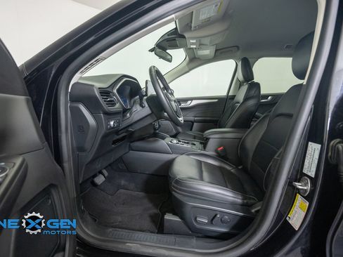 Used 2021 Ford Escape SEL w/ Technology Package AWD/4WD image 11