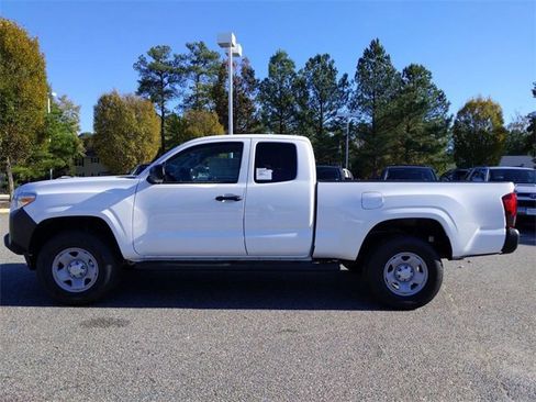 Used 2019 Toyota Tacoma SR image 7