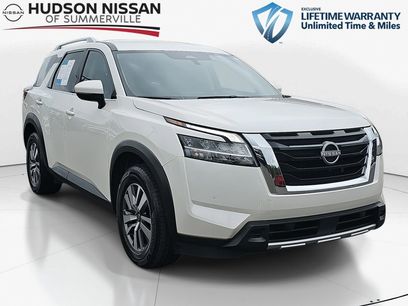 Used 2023 Nissan Pathfinder SL