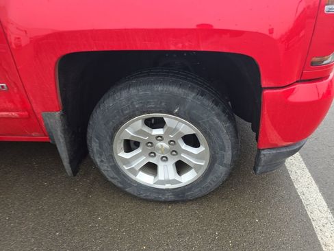 Used 2018 Chevrolet Silverado 1500 LT w/ All Star Edition image 4