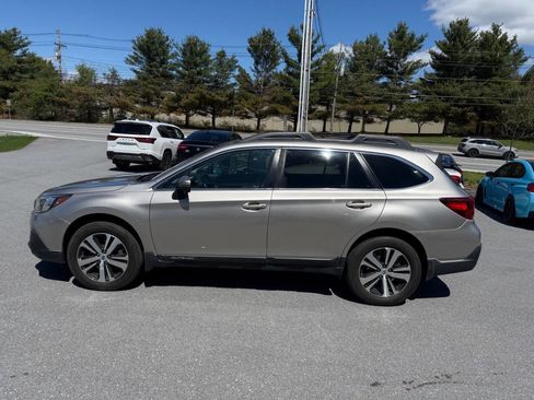 Used 2019 Subaru Outback 2.5i Limited AWD/4WD image 7