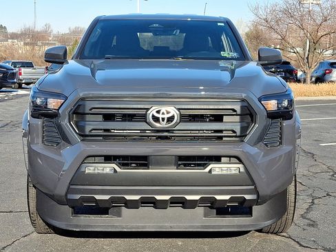 Used 2025 Toyota Tacoma SR5 image 2