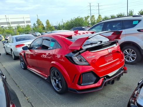Used 2019 Honda Civic Type R image 2