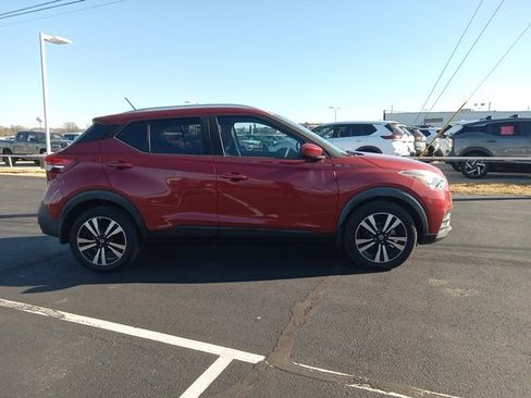 Used 2019 Nissan Kicks SV image 8